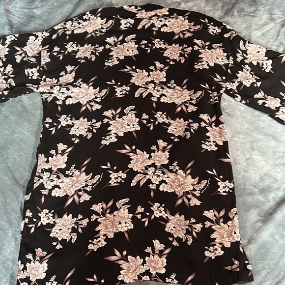 Spiritual Gangster Maya Floral Print Kimono, black and white, sz. OS - Picture 16 of 16